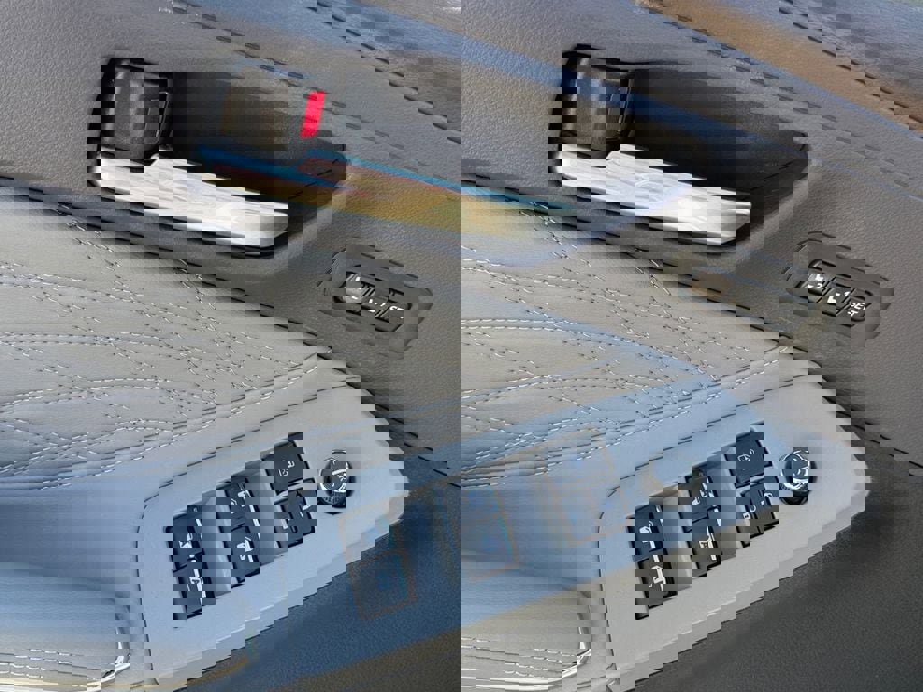 Certified 2022 Toyota Avalon Limited w/ Advanced Safety Package image 11