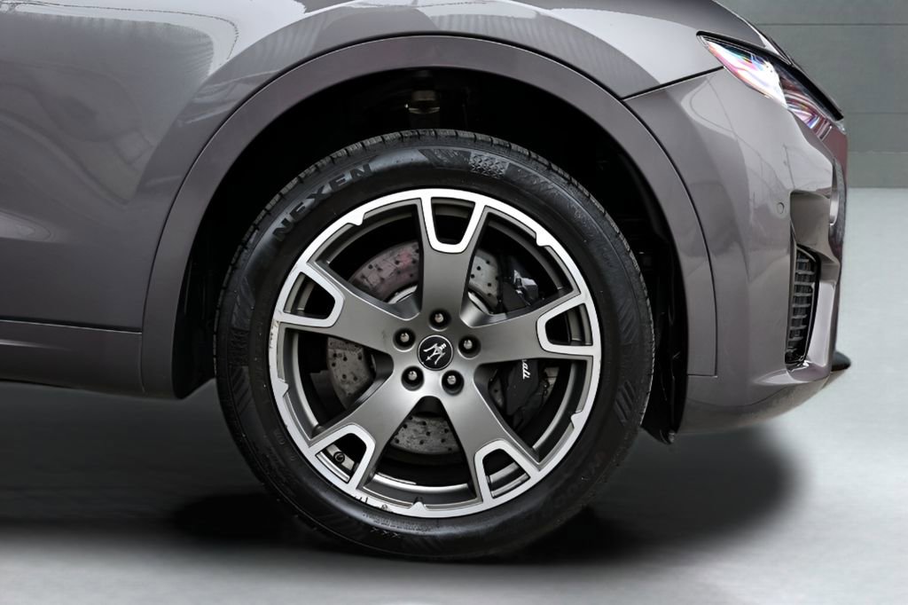 Used 2023 Maserati Levante Modena image 10