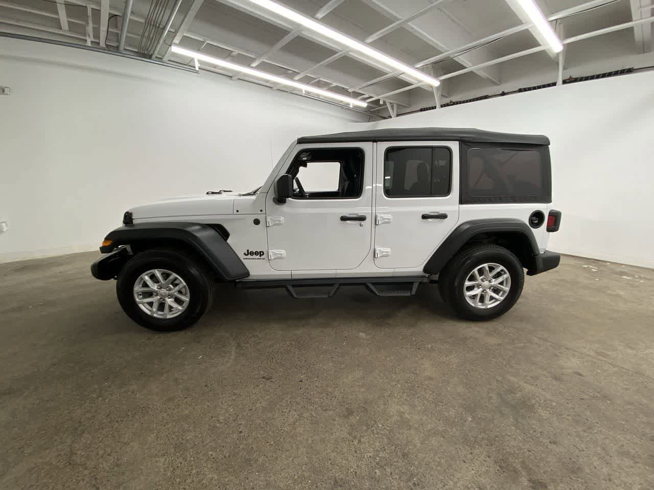 Used 2023 Jeep Wrangler Sport S AWD/4WD image 3