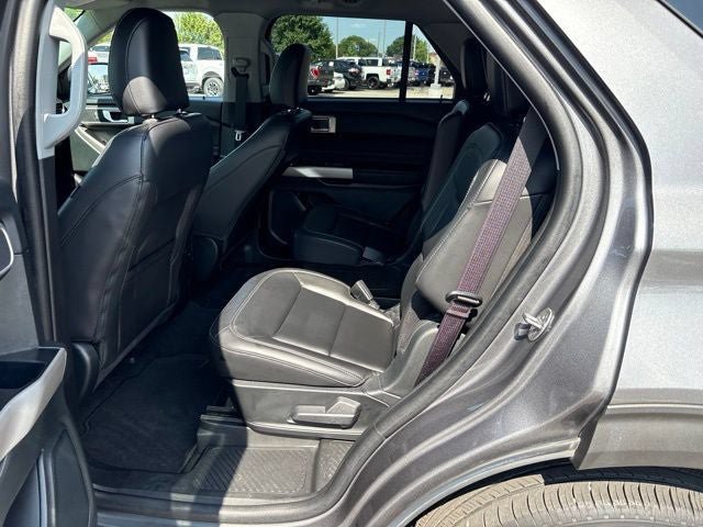 Used 2024 Ford Explorer XLT w/ Equipment Group 202A AWD/4WD image 18