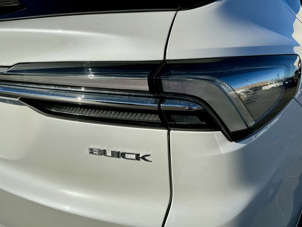 Used 2025 Buick Enclave Avenir w/ Super Cruise Package image 16