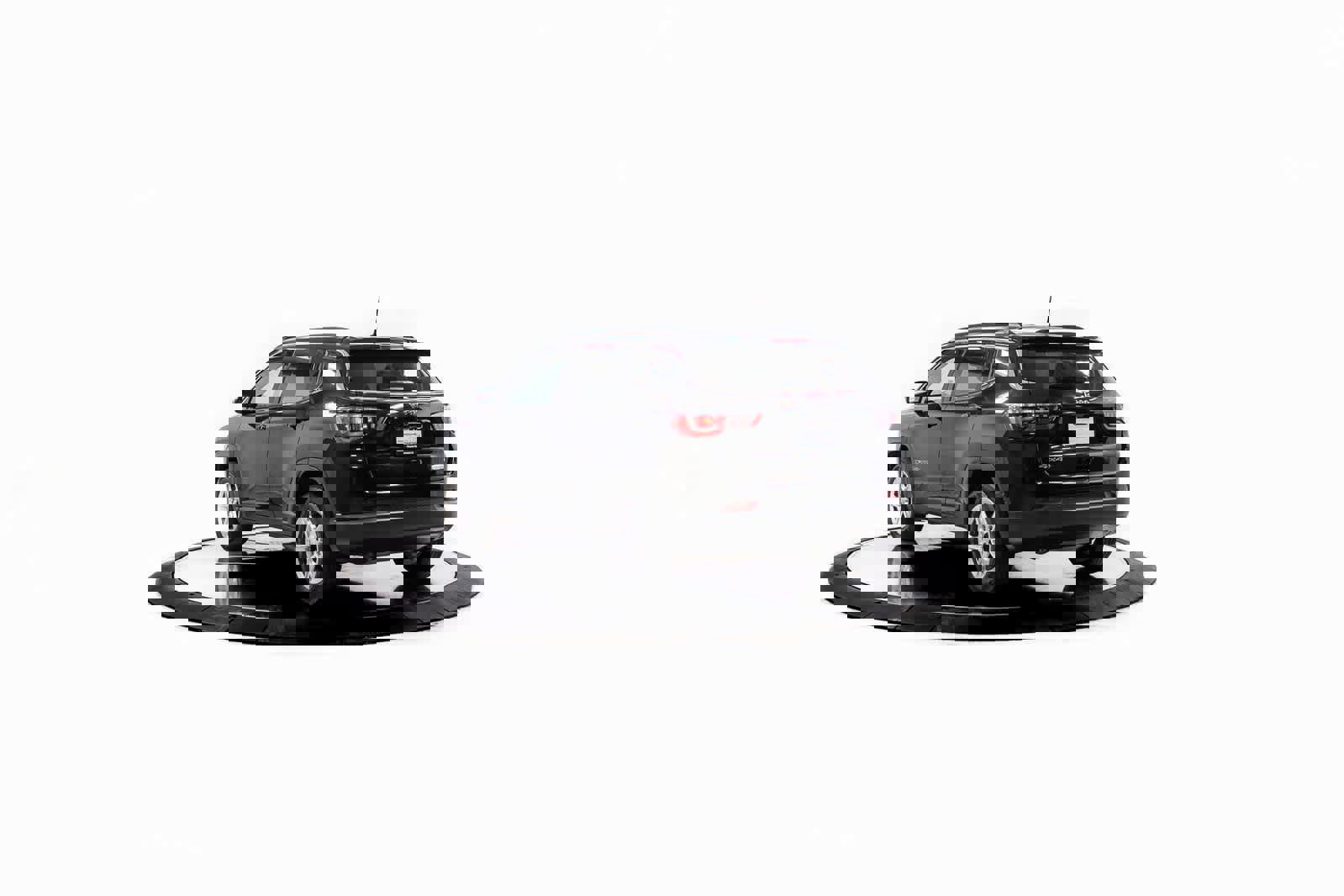 Used 2023 Jeep Compass Latitude image 3