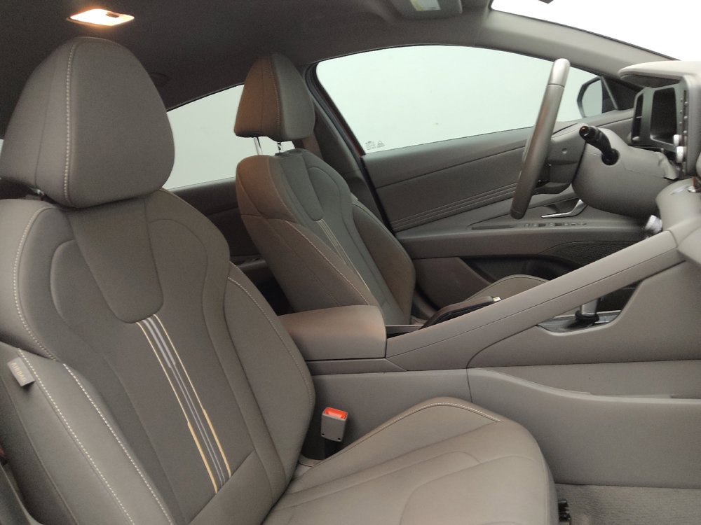 Used 2025 Hyundai Elantra Sport w/ Cargo Package FWD image 21