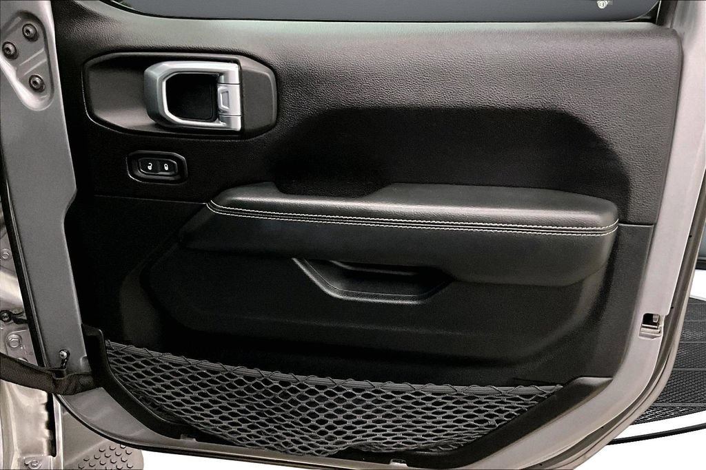 Used 2019 Jeep Wrangler Unlimited Sahara AWD/4WD image 29
