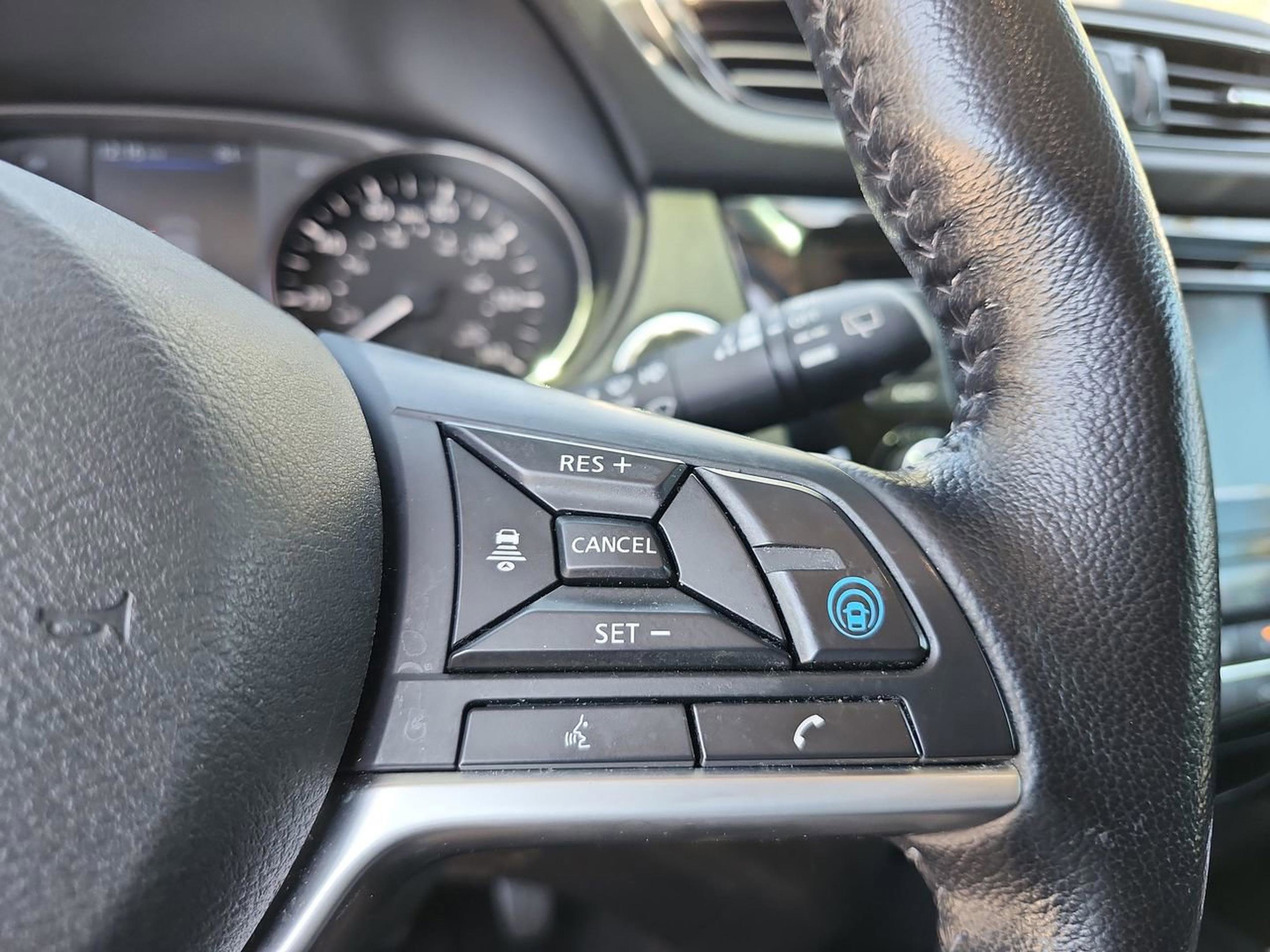 Used 2022 Nissan Rogue Sport SV w/ Technology Package FWD image 21