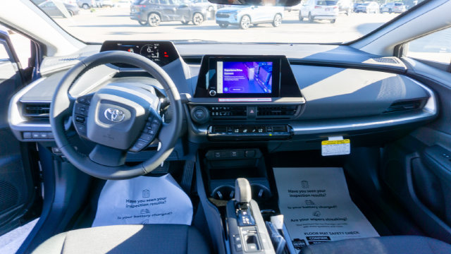New 2027 Toyota Prius LE FWD image 10