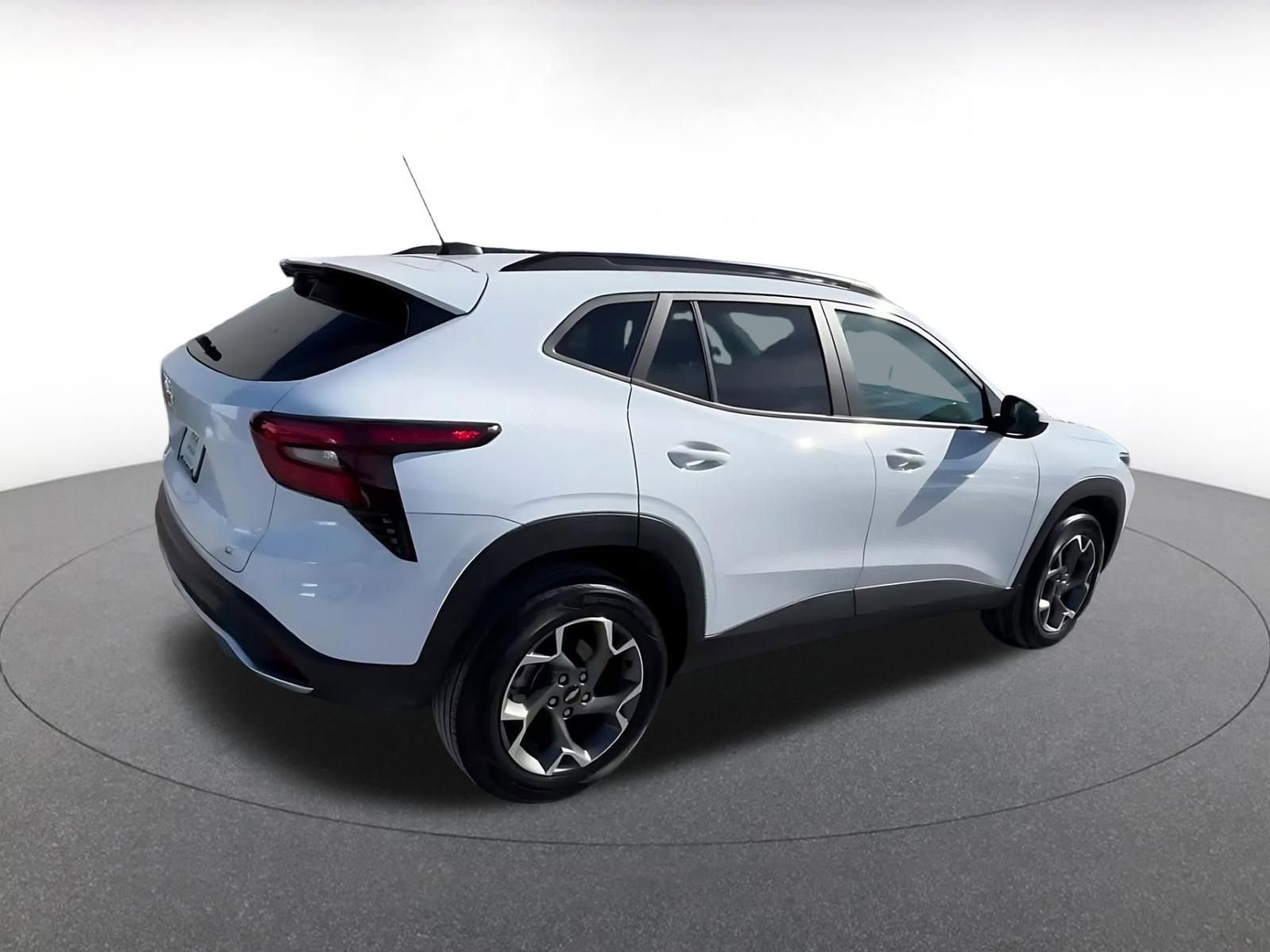 Used 2025 Chevrolet Trax LT image 15