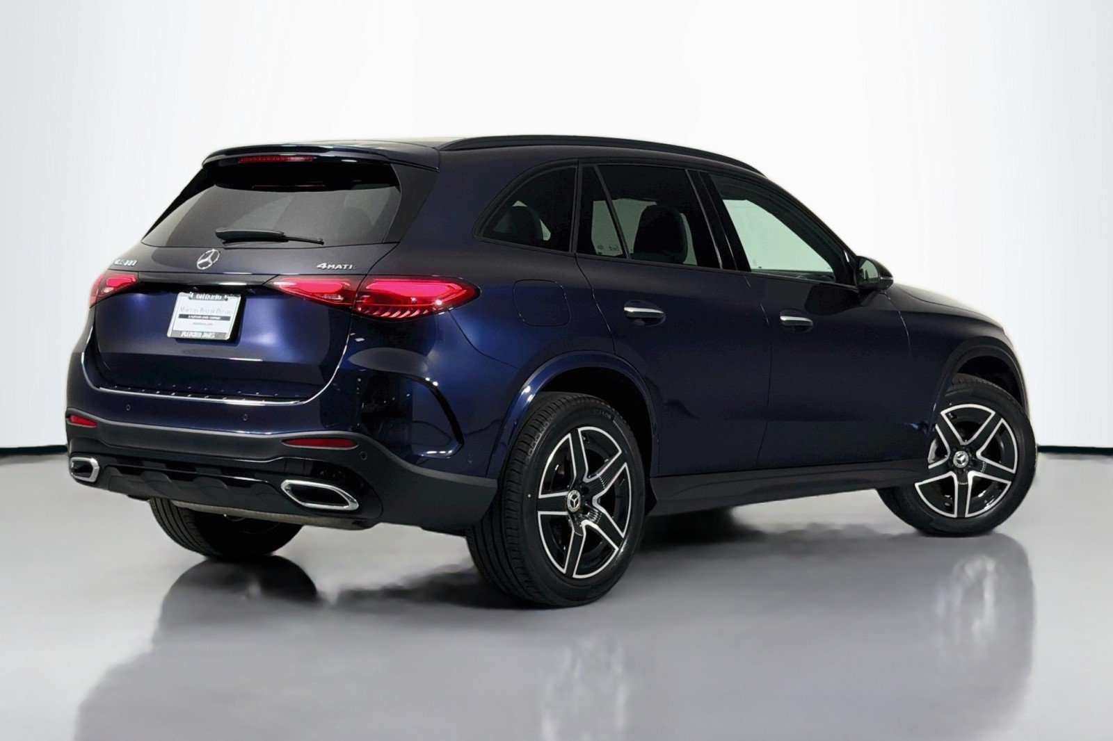 Used 2023 Mercedes-Benz GLC 300 4MATIC image 11
