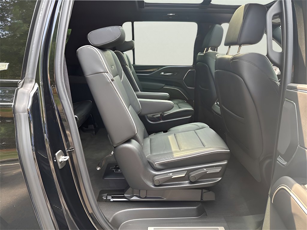 Used 2022 Cadillac Escalade ESV Sport w/ Touring Package image 18