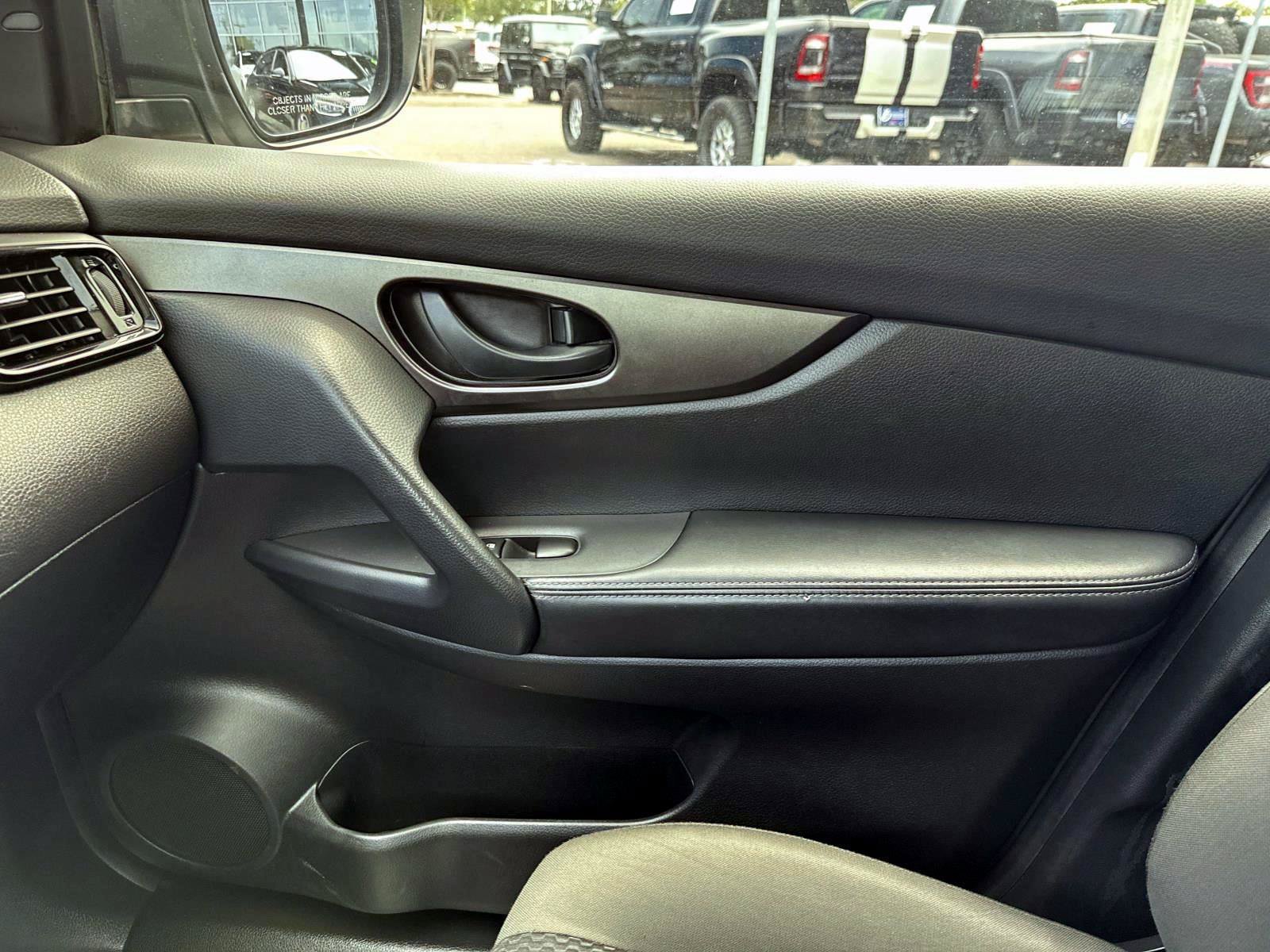 Used 2022 Nissan Rogue Sport S FWD image 21