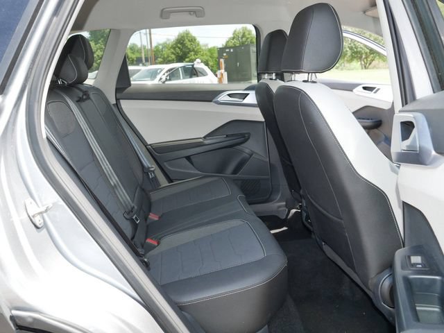 Certified 2025 Volkswagen Taos SE AWD/4WD image 19