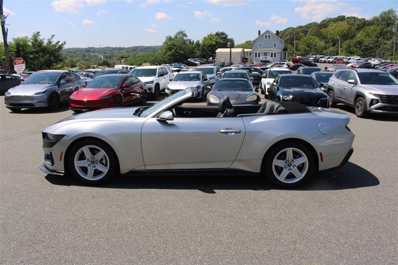 Used 2026 Ford Mustang Premium RWD image 5