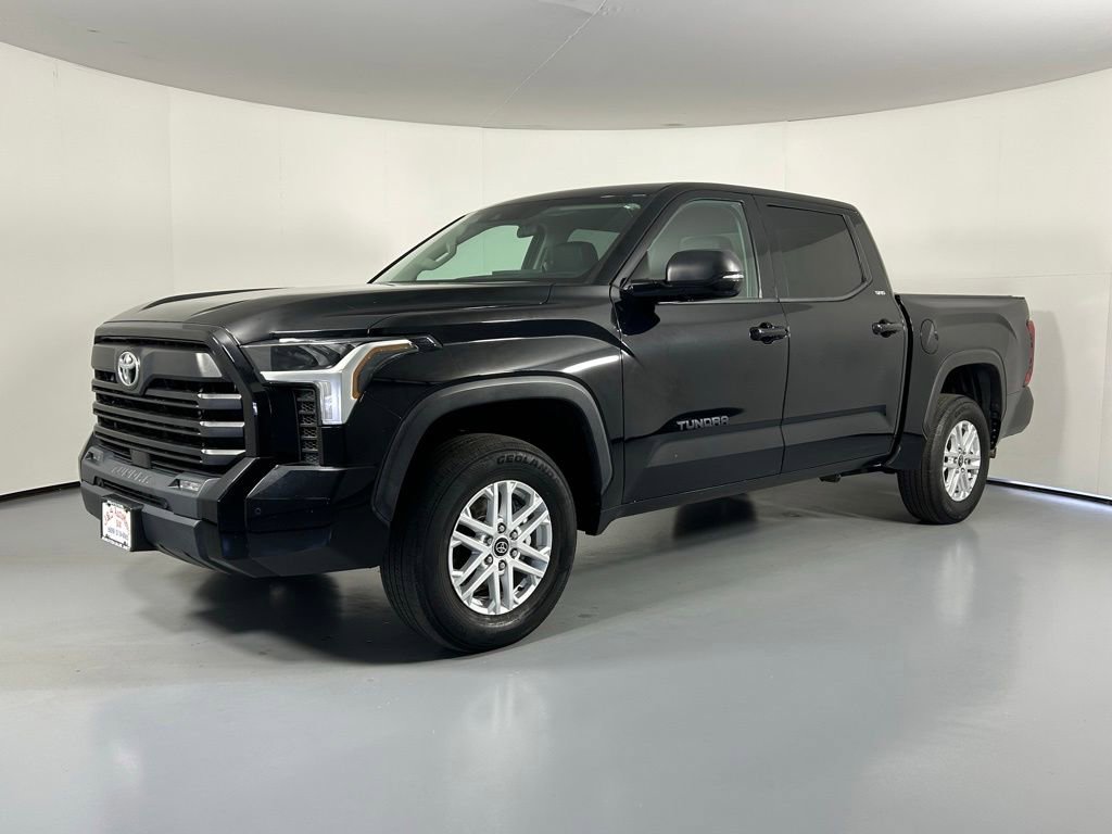 Used 2022 Toyota Tundra SR5 AWD/4WD image 3