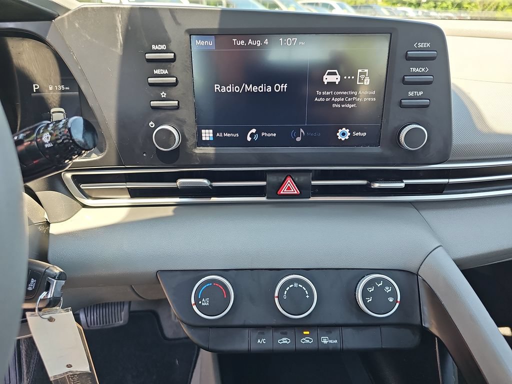 Used 2023 Hyundai Elantra SE w/ Cargo Package FWD image 14