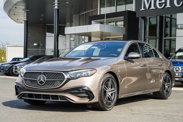 New 2026 Mercedes-Benz E 350 4MATIC Sedan image 3