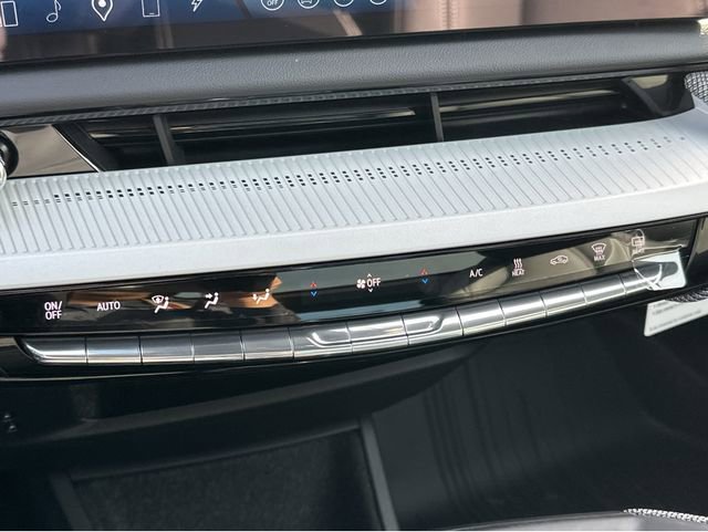 New 2026 Cadillac Optiq Luxury 1 image 22