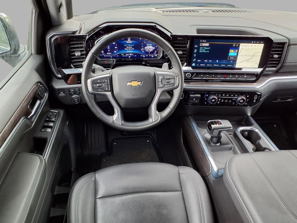 Used 2024 Chevrolet Silverado 1500 LTZ w/ LTZ Premium Package AWD/4WD image 4