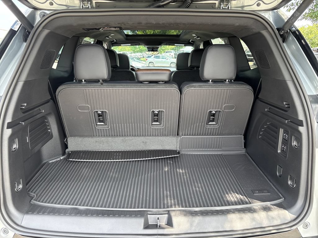 New 2026 GMC Acadia Denali Ultimate w/ LPO, Floor Liner Package AWD/4WD image 44