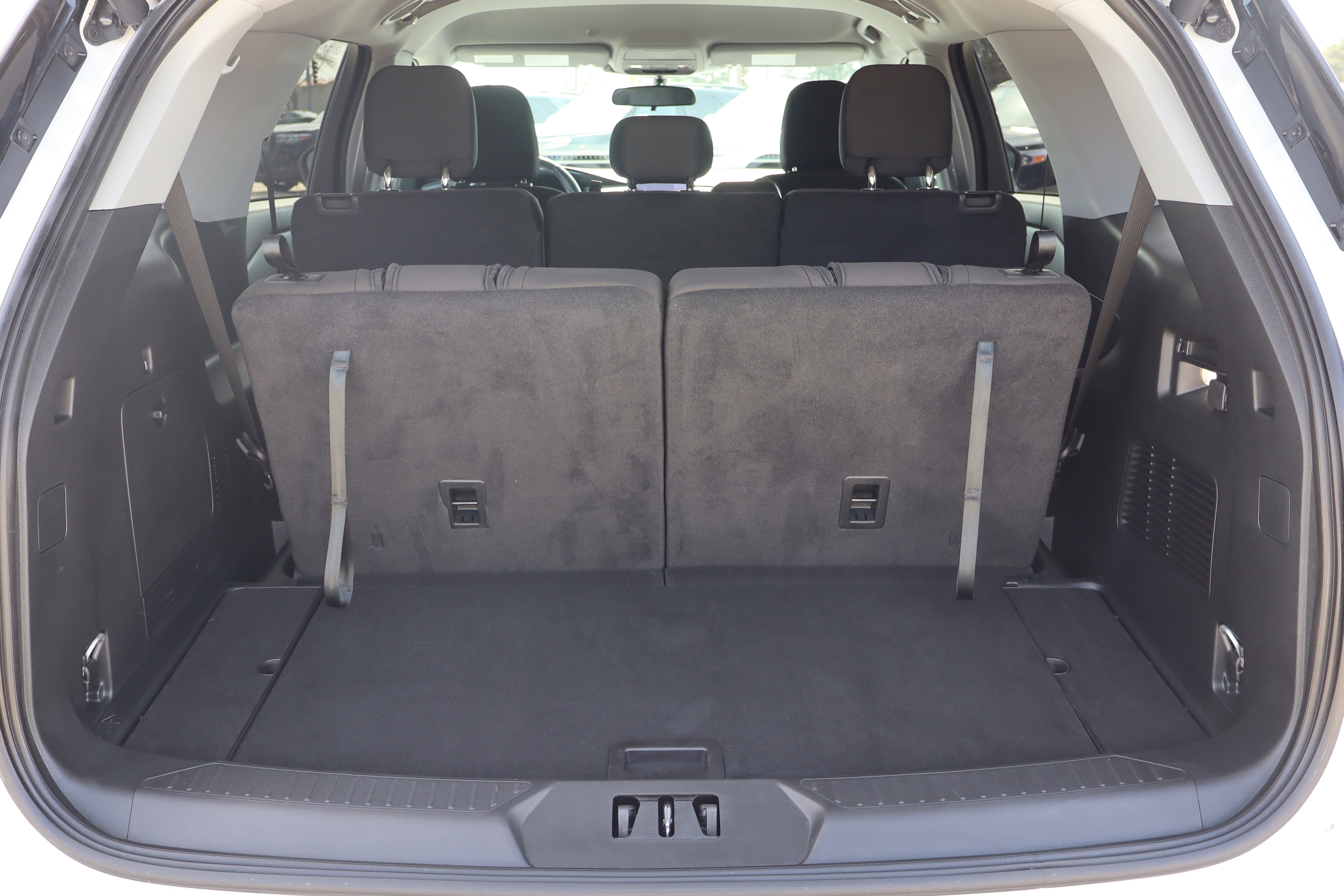Used 2024 Ford Explorer XLT w/ Class IV Trailer Tow Package AWD/4WD image 30