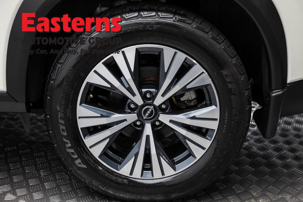 Used 2022 Nissan Rogue SV image 8