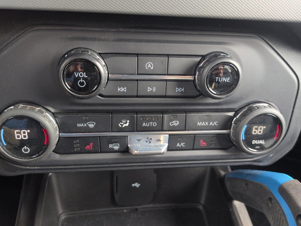 Used 2023 Ford Bronco Black Diamond w/ Sasquatch Package AWD/4WD image 11