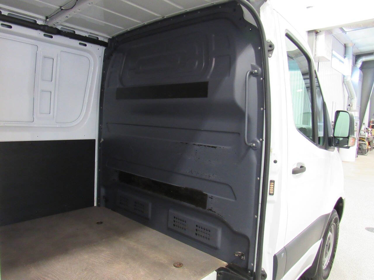 Used 2020 Mercedes-Benz Sprinter 2500 image 21