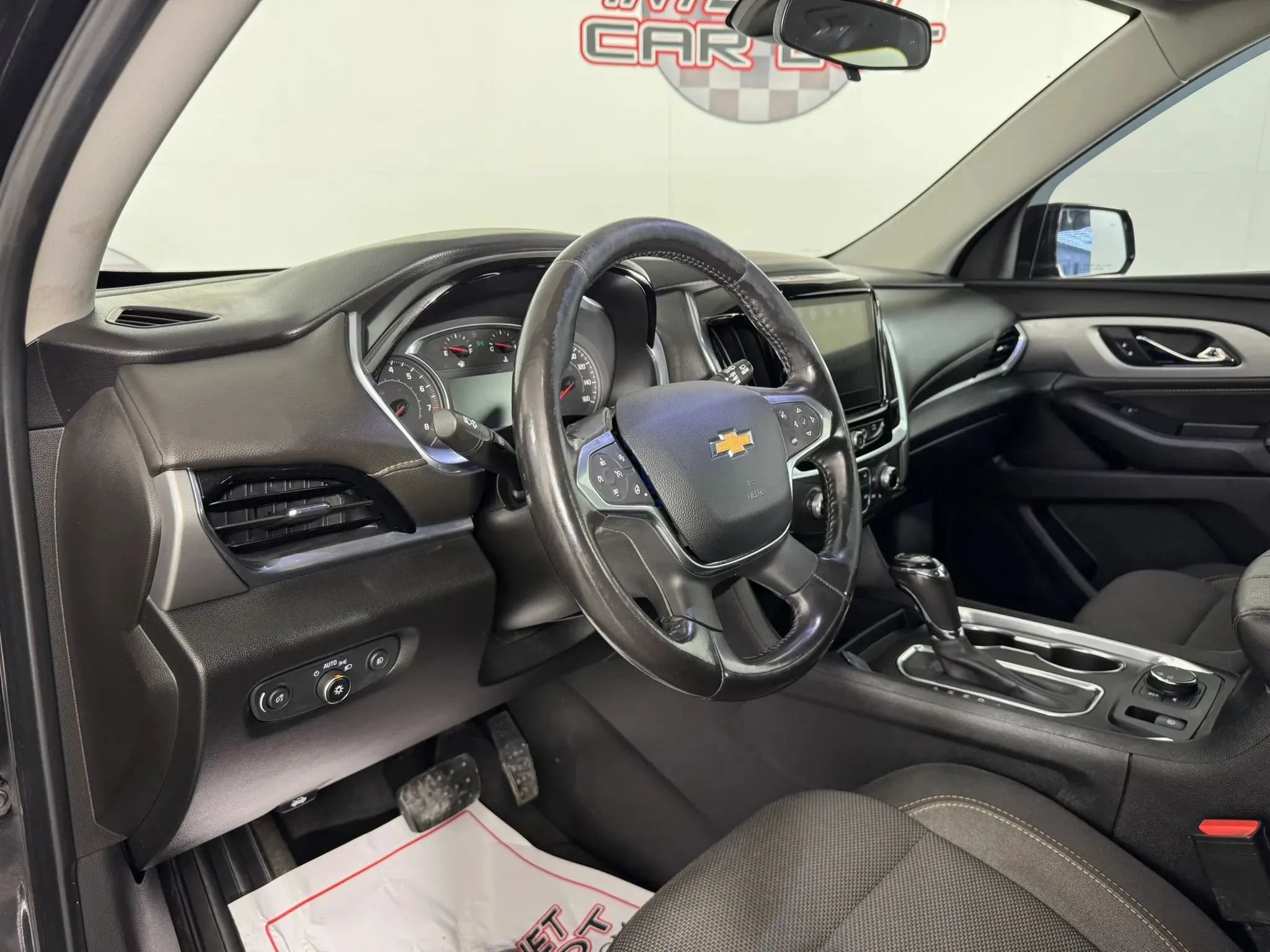 Used 2020 Chevrolet Traverse LT FWD image 10