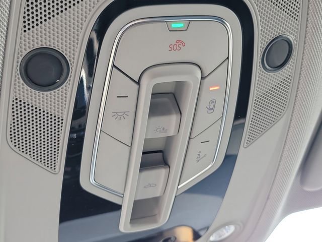 Used 2024 Audi Q5 e Premium Plus w/ Premium Plus Package image 18