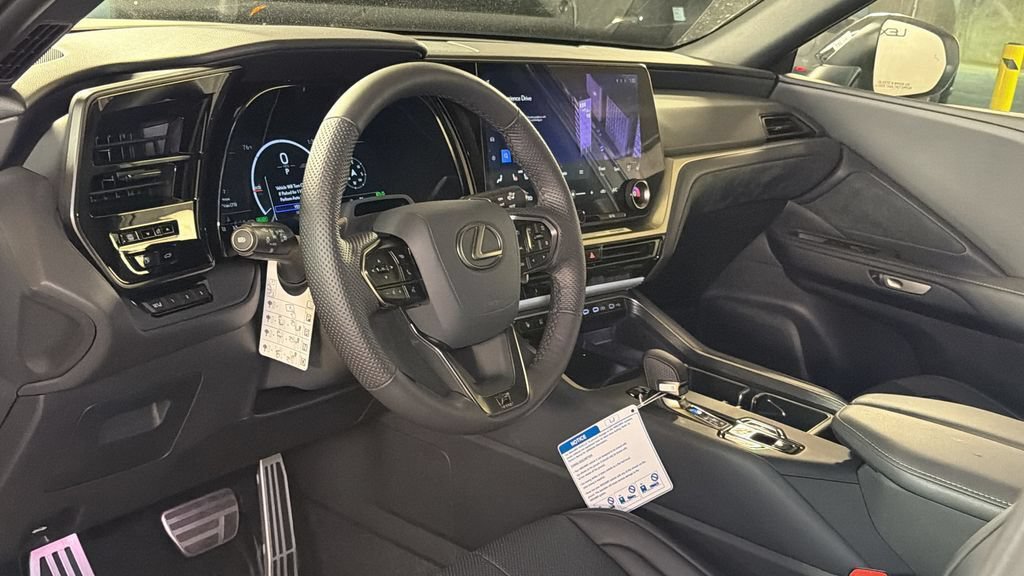 New 2026 Lexus TX 500h AWD image 17