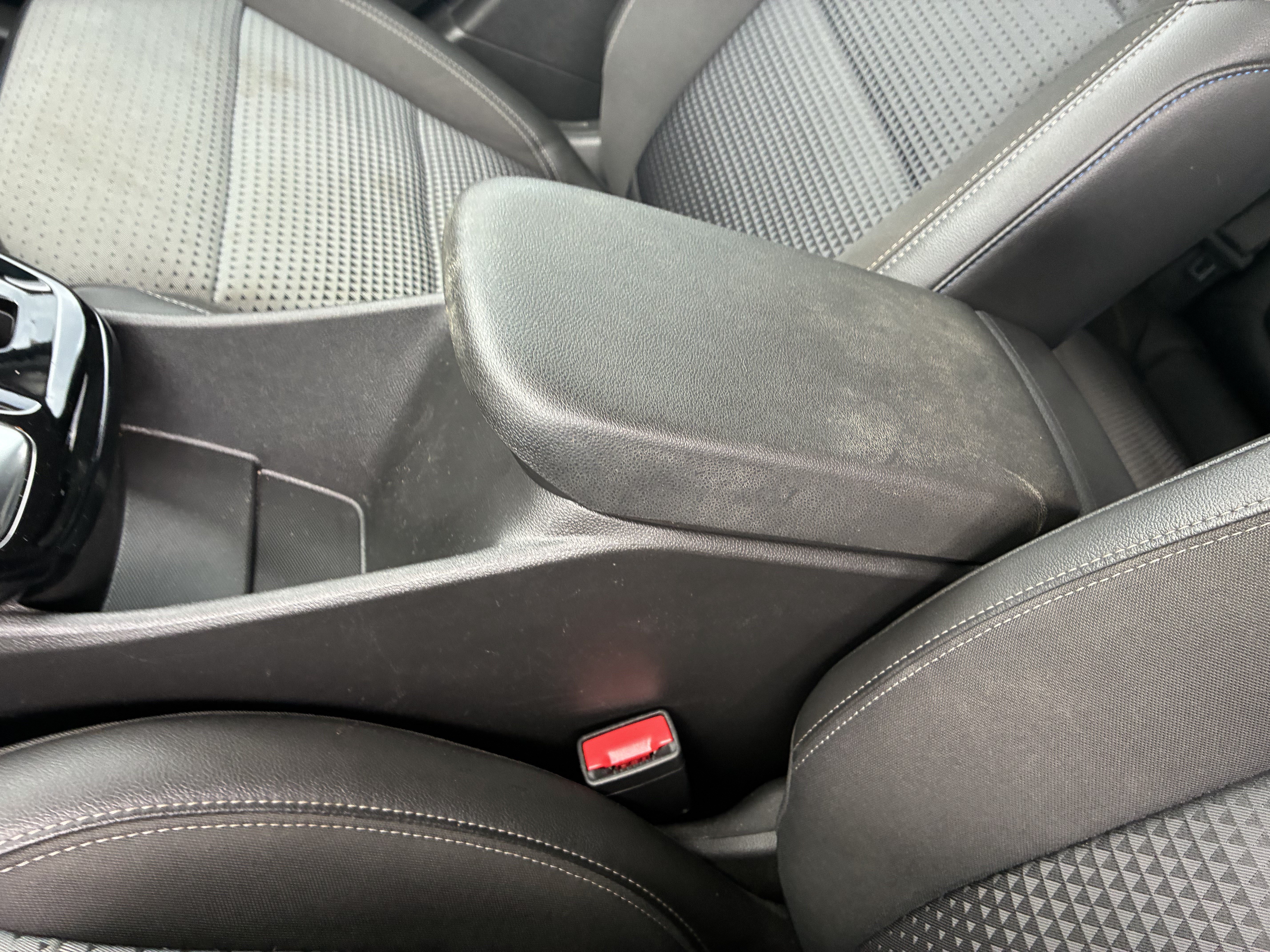 Used 2025 Chevrolet Trax LT w/ Driver Confidence Package FWD image 34