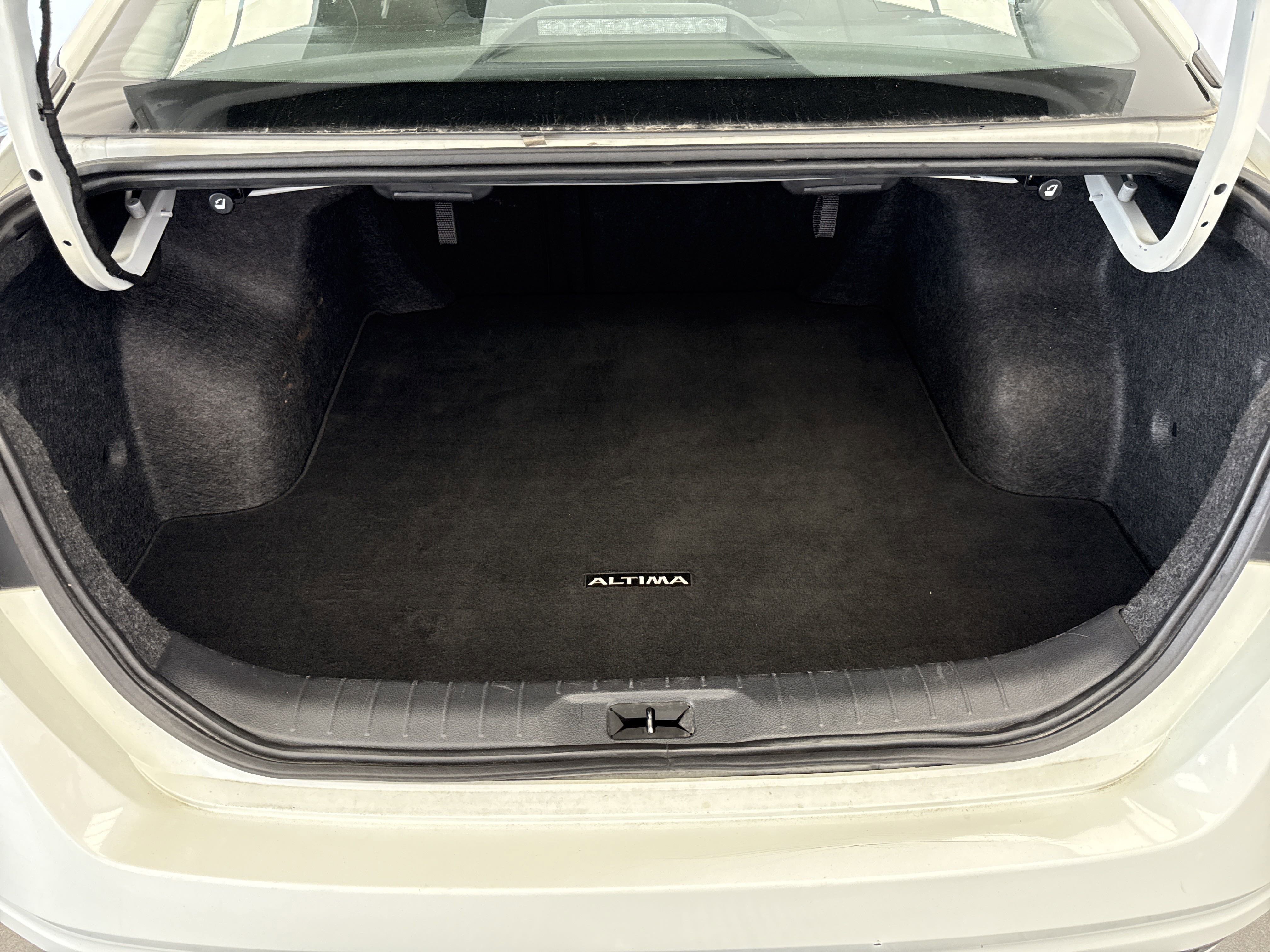 Used 2023 Nissan Altima 2.5 SV image 17