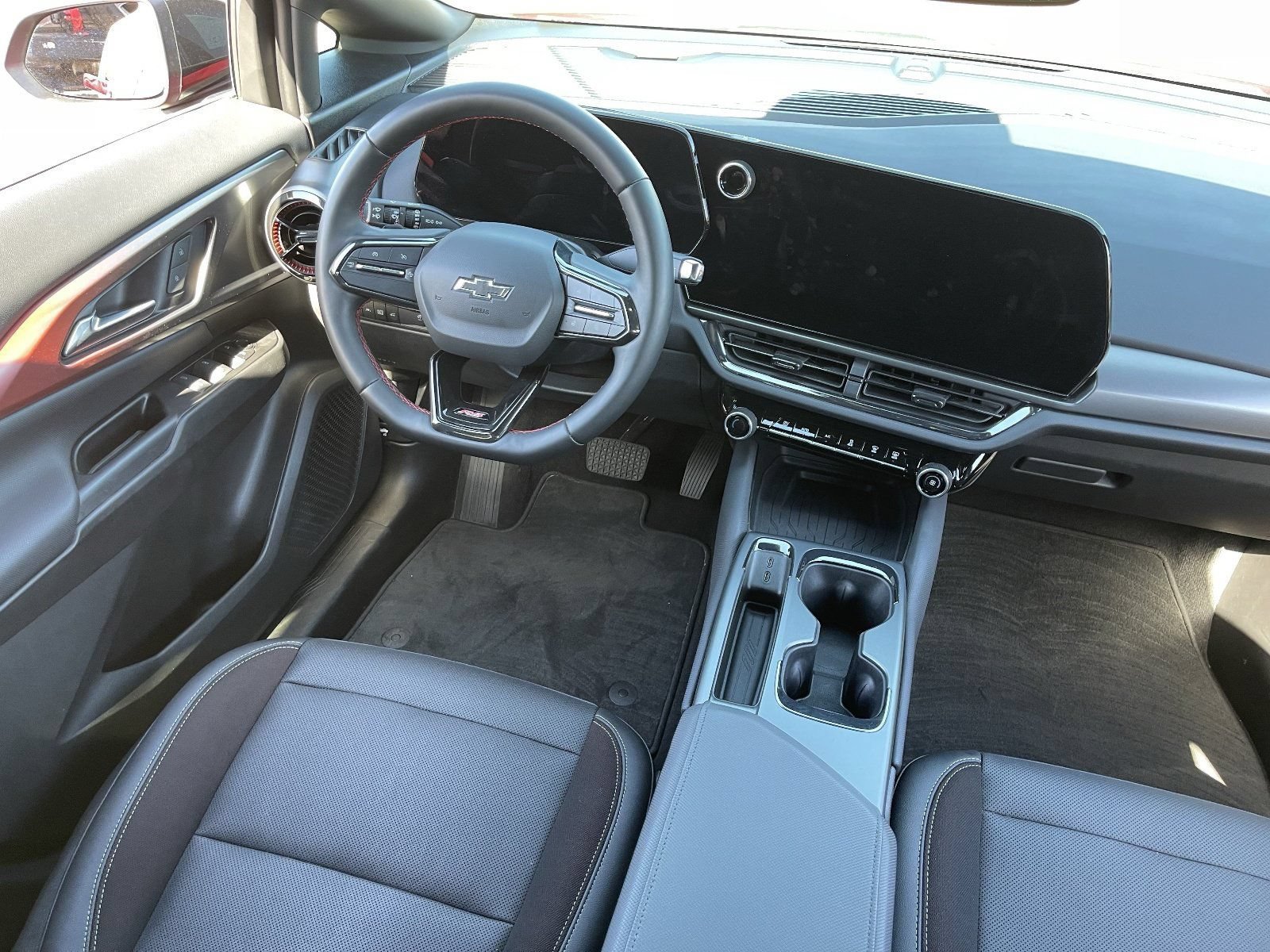 Certified 2024 Chevrolet Equinox EV RS FWD image 15