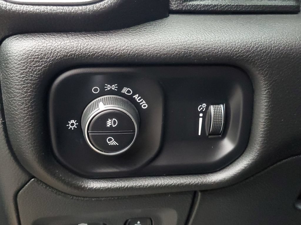 Used 2023 RAM 1500 Big Horn AWD/4WD image 23
