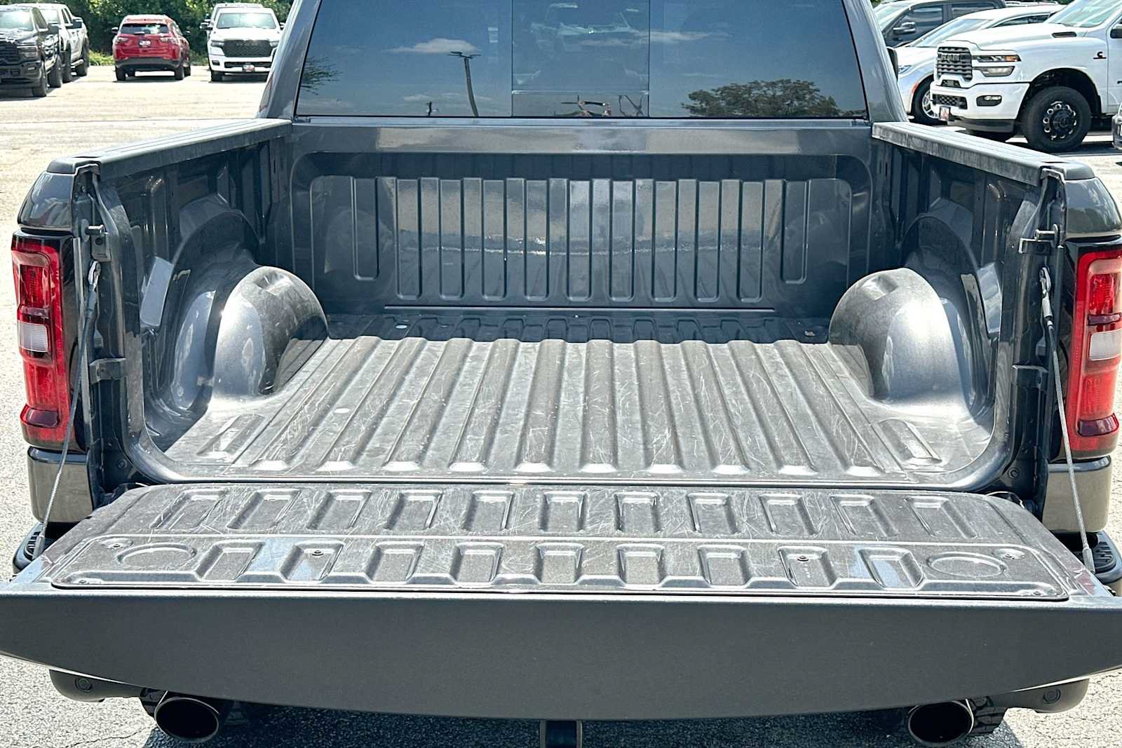 Used 2025 RAM 1500 Warlock AWD/4WD image 28