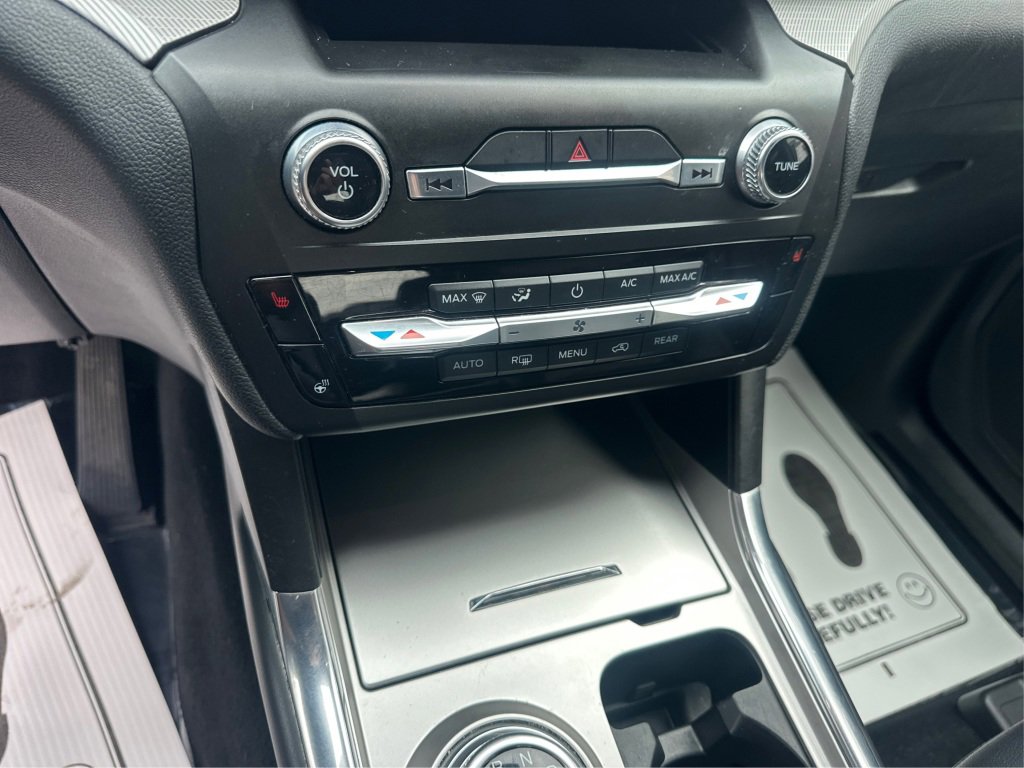 Used 2020 Ford Explorer XLT w/ Equipment Group 202A image 38