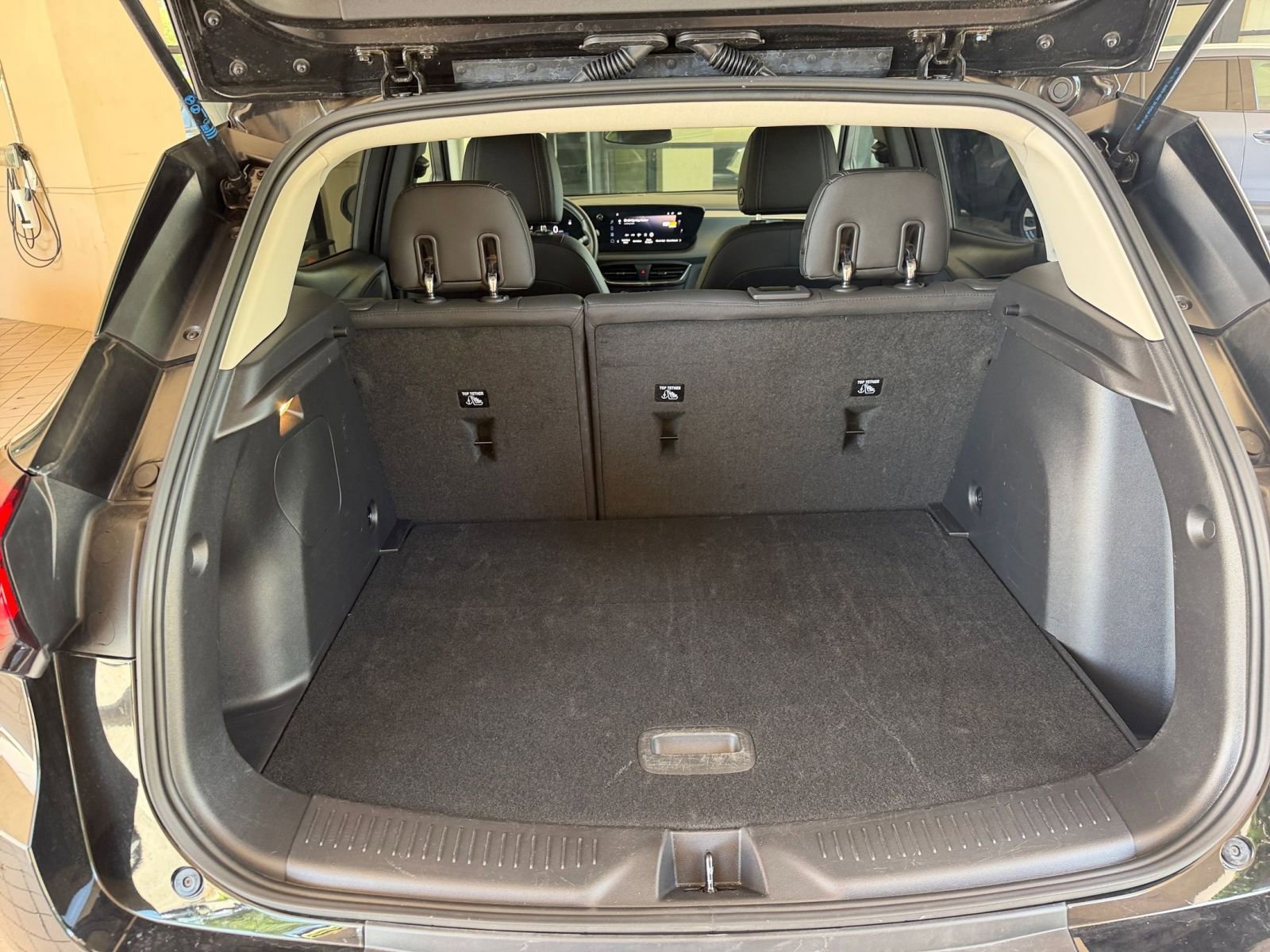 Used 2025 Buick Encore GX Preferred FWD image 30