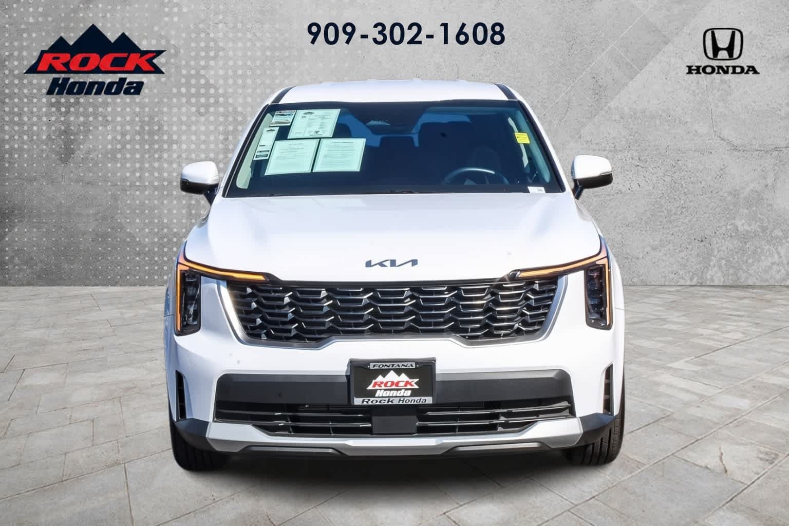 Used 2026 Kia Sorento LX FWD image 2