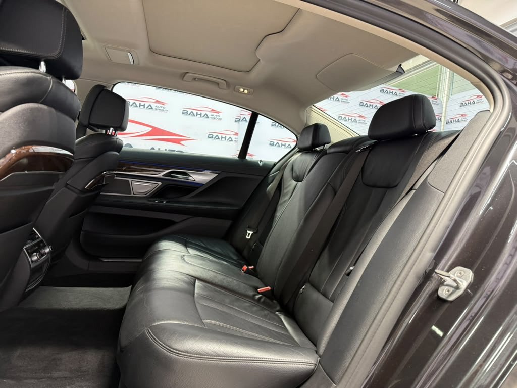 Used 2020 BMW 740i xDrive w/ Cold Weather Package AWD/4WD image 39