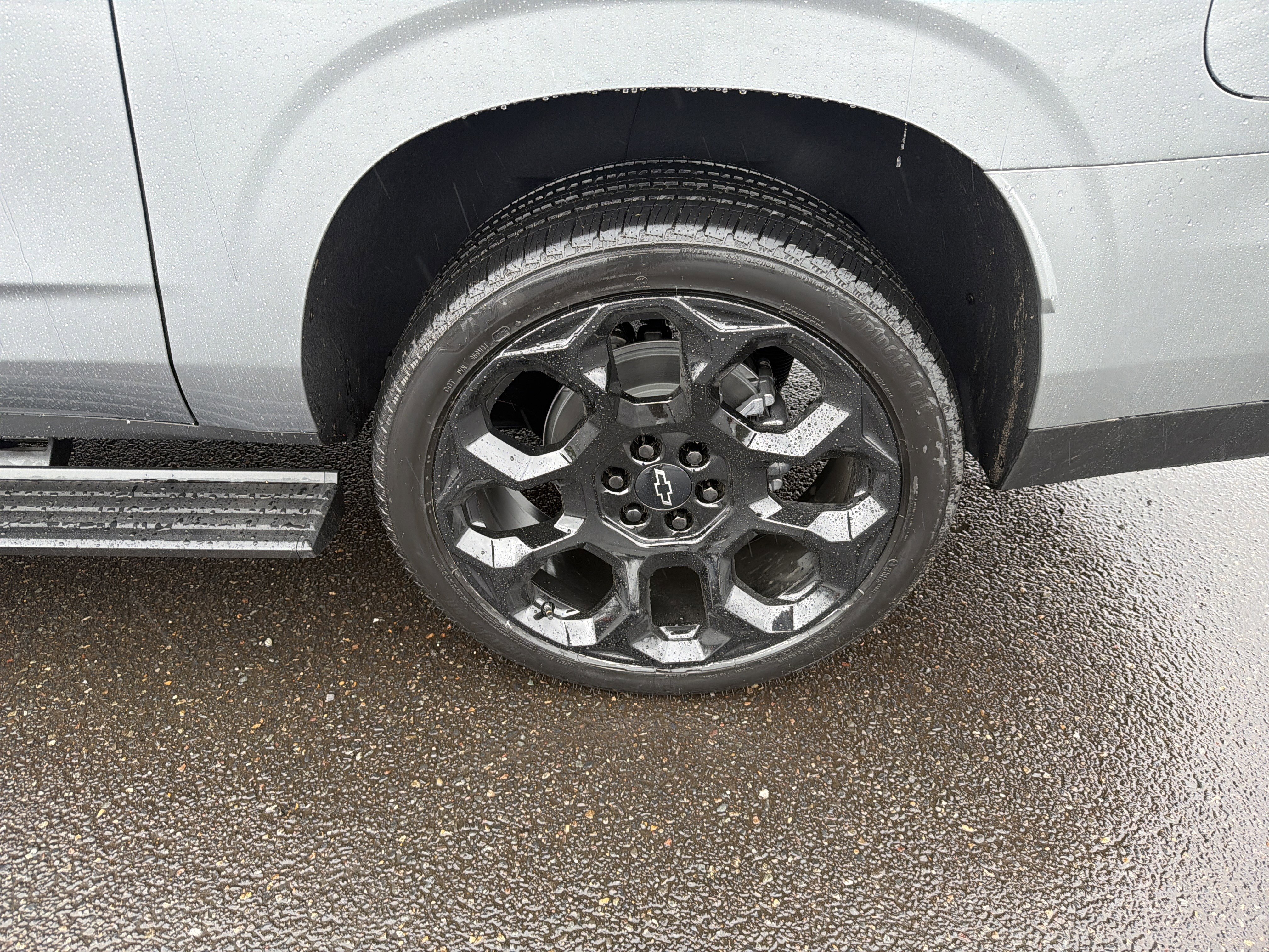 New 2026 Chevrolet Suburban High Country image 25