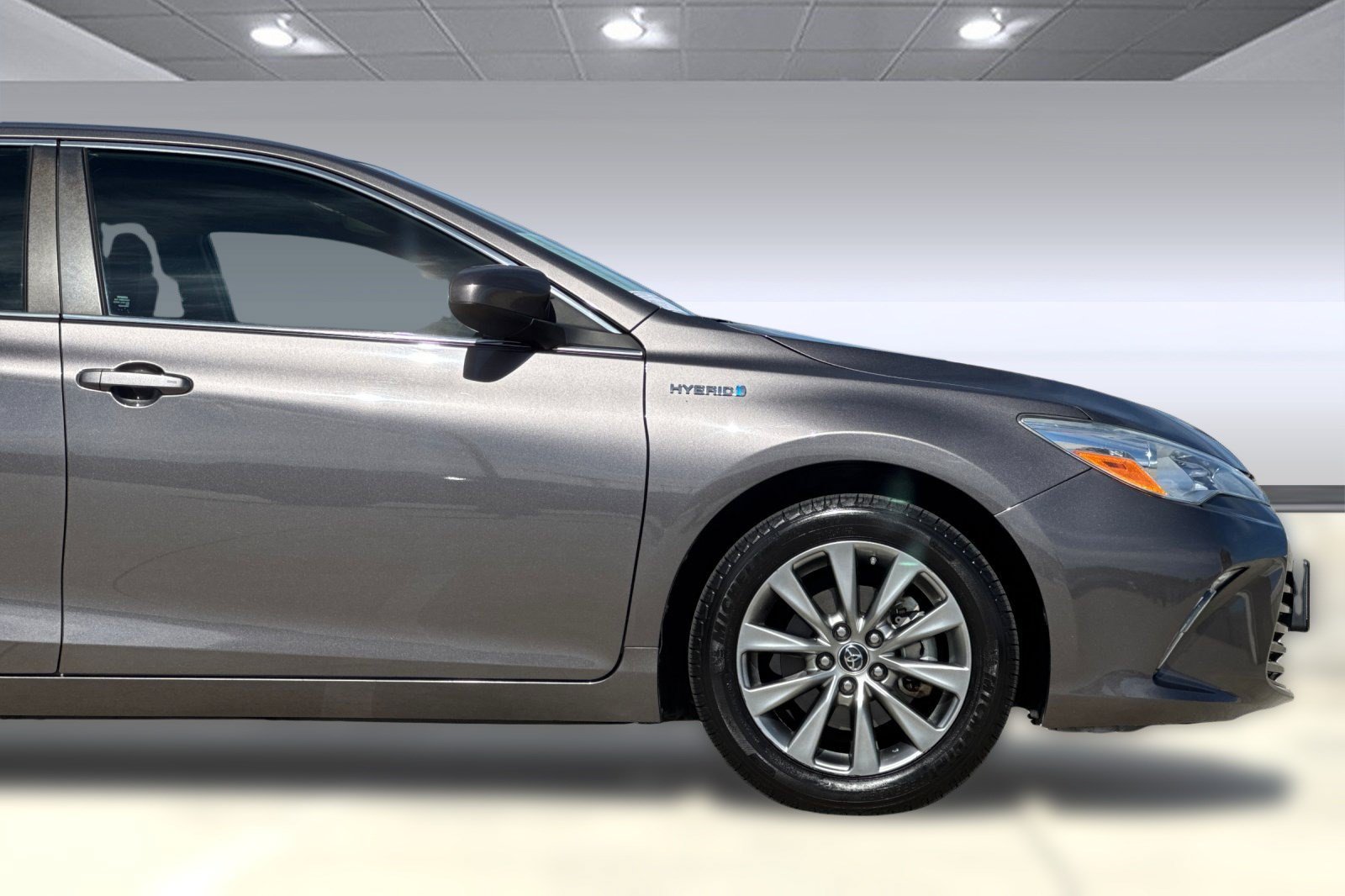 Used 2015 Toyota Camry XLE w/ Moonroof Package FWD image 34