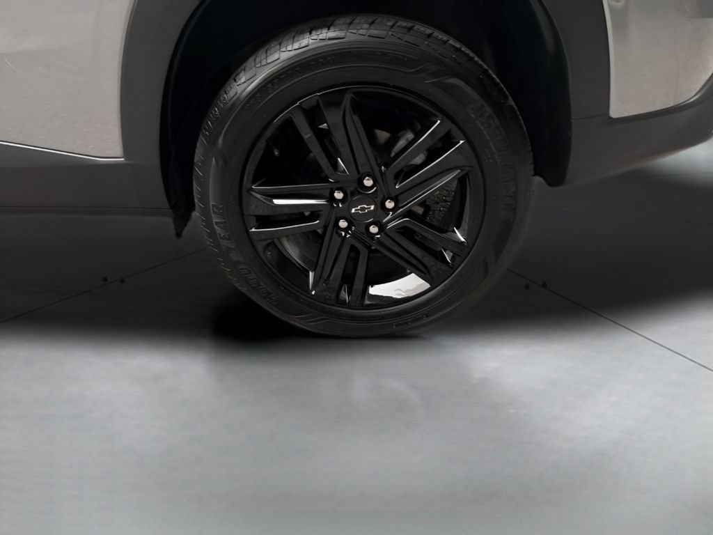 Used 2024 Chevrolet Trax ACTIV w/ Sunroof Package FWD image 8