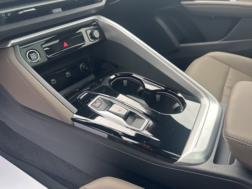 Used 2025 Audi Q5 Premium Plus w/ Premium Plus AWD/4WD image 38