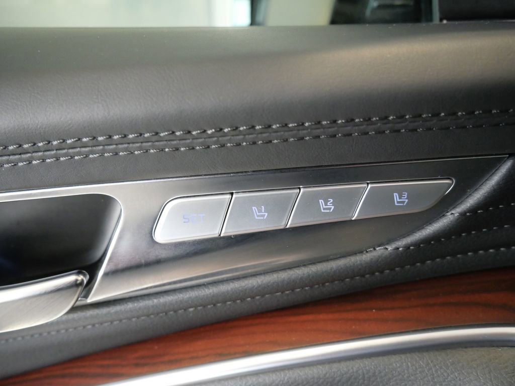 Used 2019 Kia K900 Luxury w/ VIP Package AWD/4WD image 31