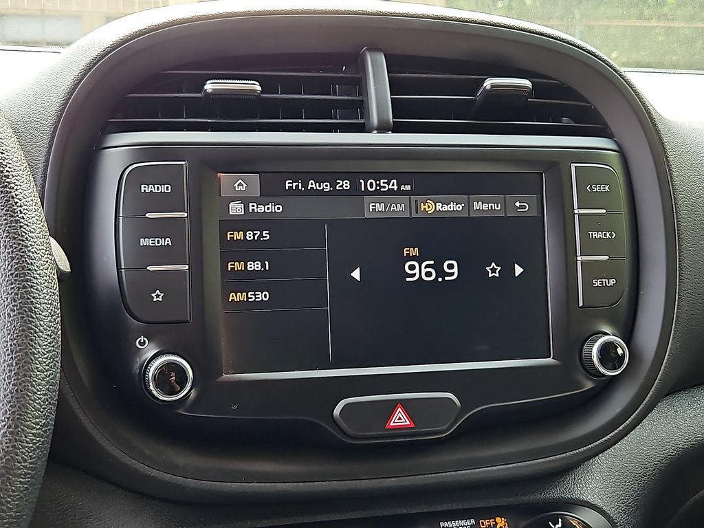 Certified 2022 Kia Soul LX FWD image 17
