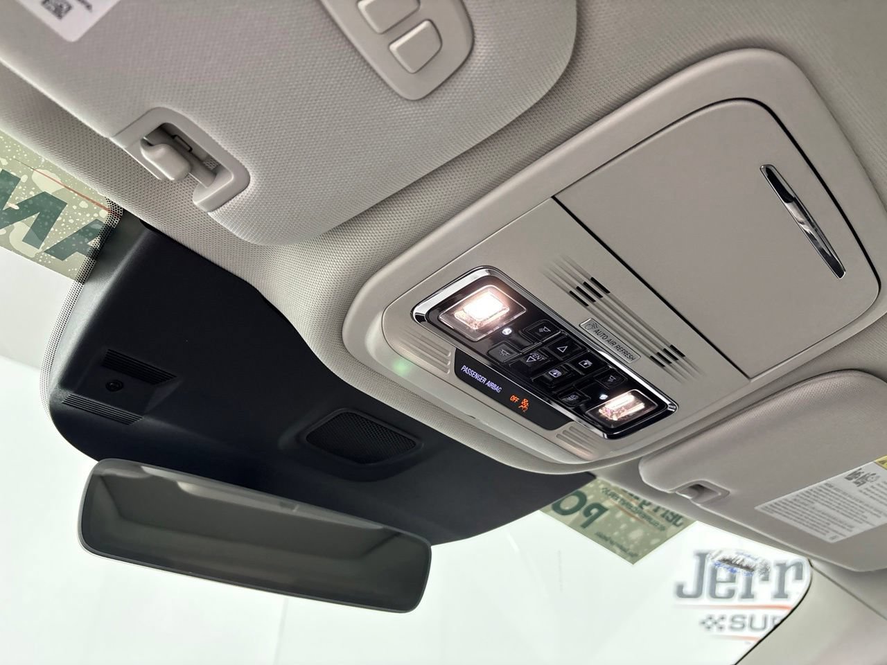 Used 2026 Lincoln Aviator 2WD image 25