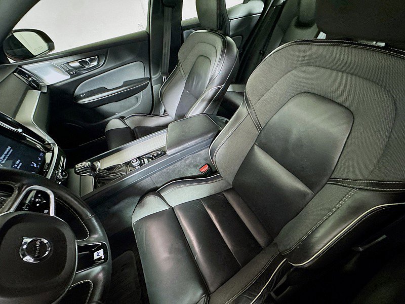 Used 2019 Volvo S60 T5 R-Design image 11