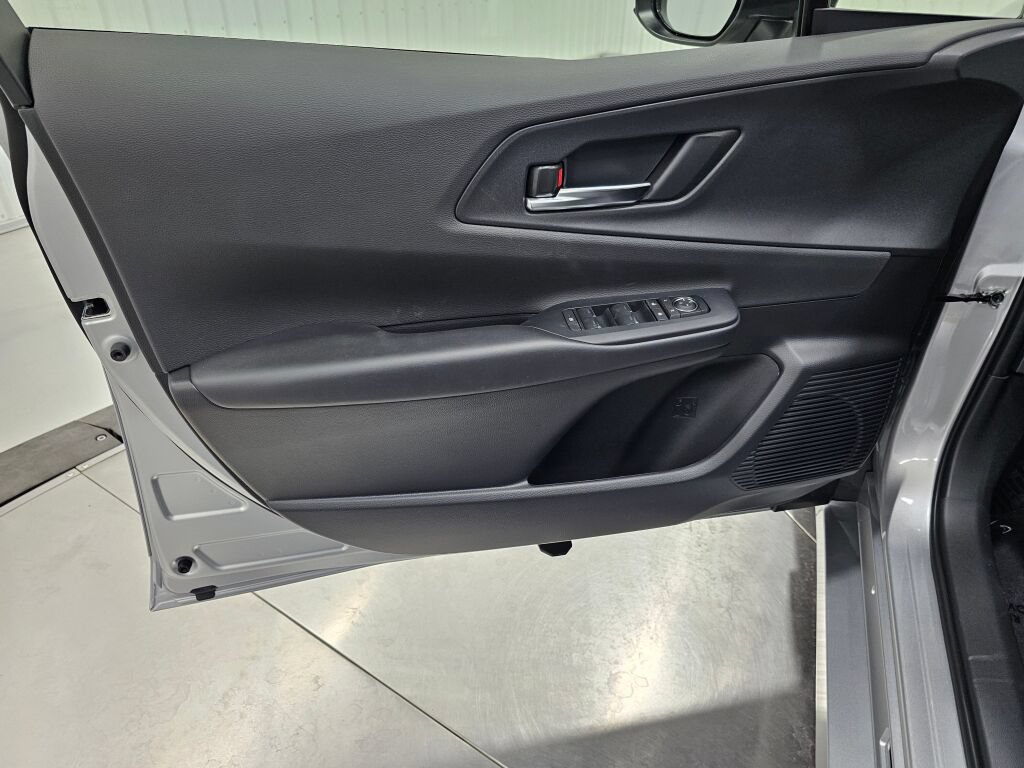 New 2026 Toyota Prius Plug-In Hybrid FWD image 27