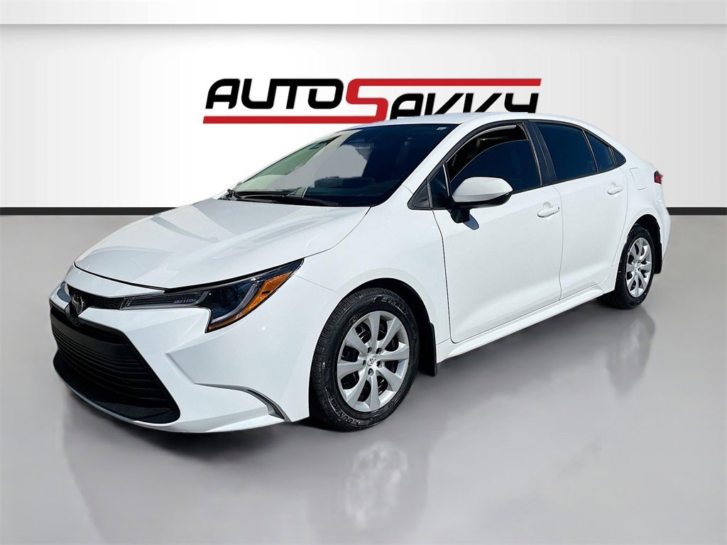 Used 2023 Toyota Corolla LE image 3