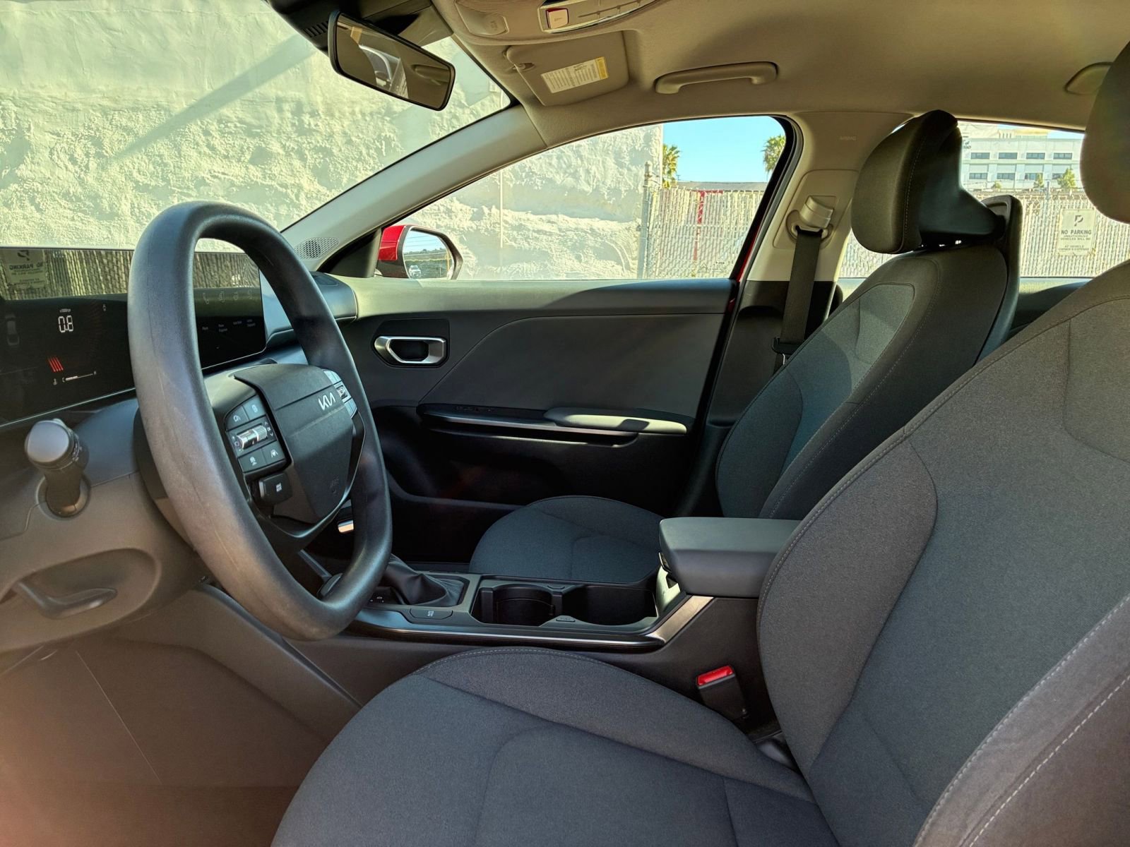 Used 2025 Kia K4 LXS image 25