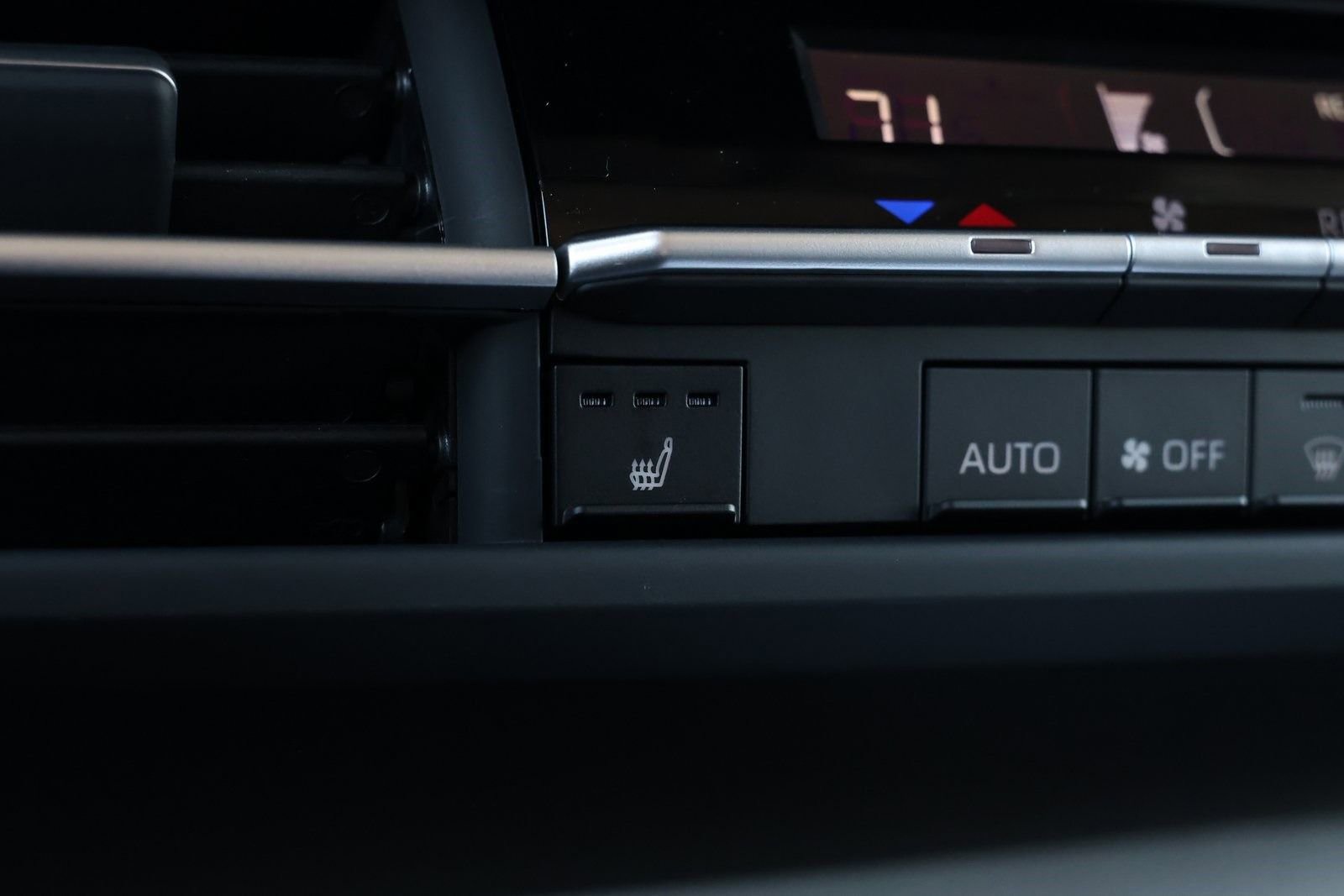 New 2026 Toyota Sienna XLE FWD image 5